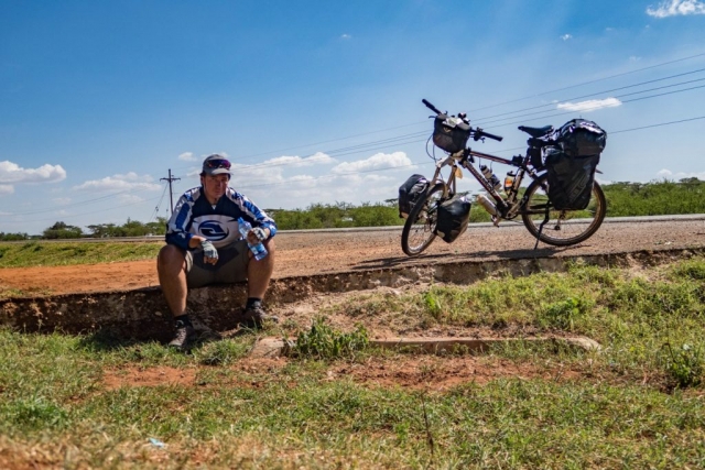 Cycling in Kenya to Namanga Tanzania border.